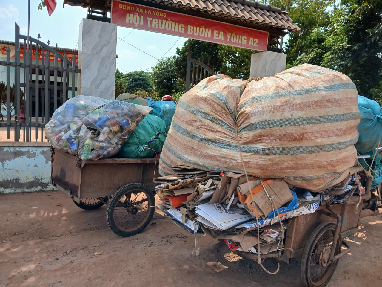 CCB thu gom rac thai 2